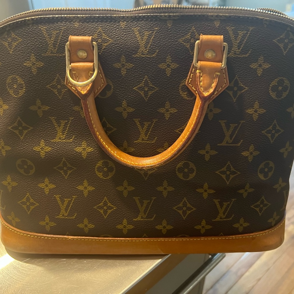 Louis Vuitton Alma